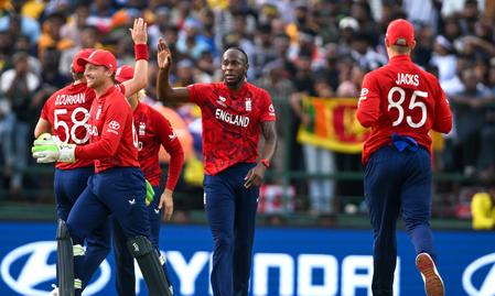T20 WC: England crushes Sri Lanka registering 51-run win