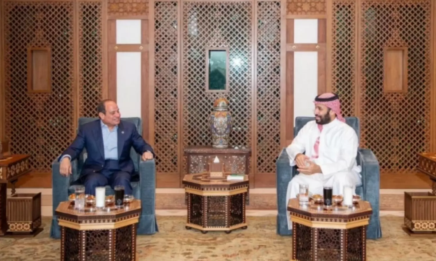 Saudi Crown Prince hosts Egyptian president at iftar in Jeddah