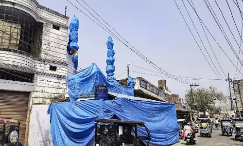 Mosques covered with tarpaulin ahead of Holi procession in UP’s Shahjahanpur