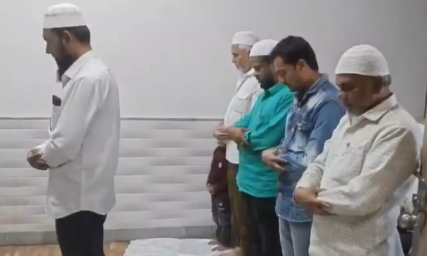 7 booked in Malegaon for unlawful assembly in municipality namaz case