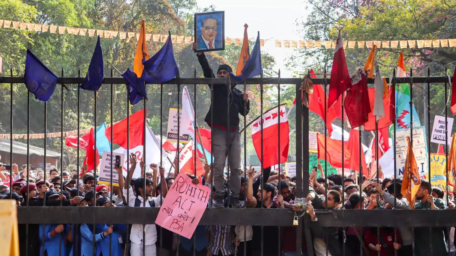 Delhi court orders immediate release of 14 JNU students arrested over protest