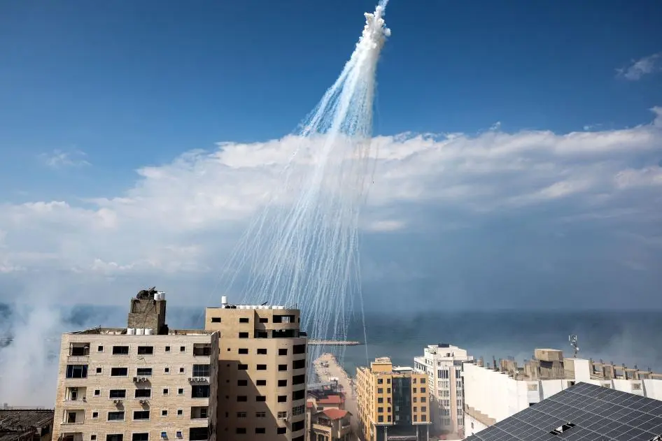 Human Rights Watch accuses Israel of using banned white phosphorus in Lebanon