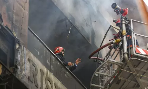 9 of family, including 3 kids killed in fire at residential building in Delhi