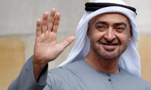 Sheikh Mohamed sends Eid greetings to residents’ phones