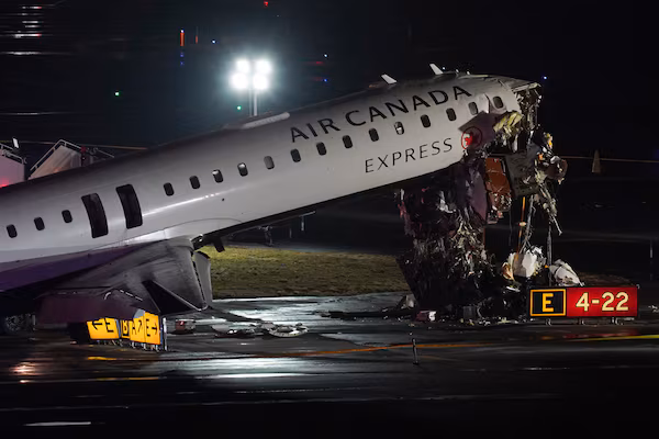 2 pilots killed as plane hits fire truck at New Yorks LaGuardia Airport 2 pilots killed as plane hits fire truck at New Yorks LaGuardia Airport