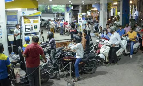 Panic buying grips Kashmir fuel stations amid shortage rumours
