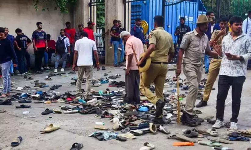 IPL ’26: Min’s silence held for stampede victims at Chinnaswamy