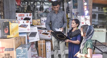 Govt looks at boosting production of induction heaters to cut cooking gas use