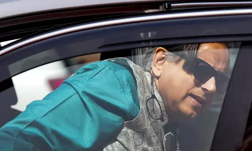 Shashi Tharoor’s gunman, driver attacked in Malappuram; one held