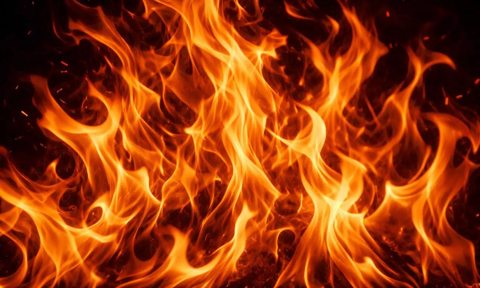 Attack on UAE: Petrochemicals plant catches fire Attack on UAE: Petrochemicals plant catches fire