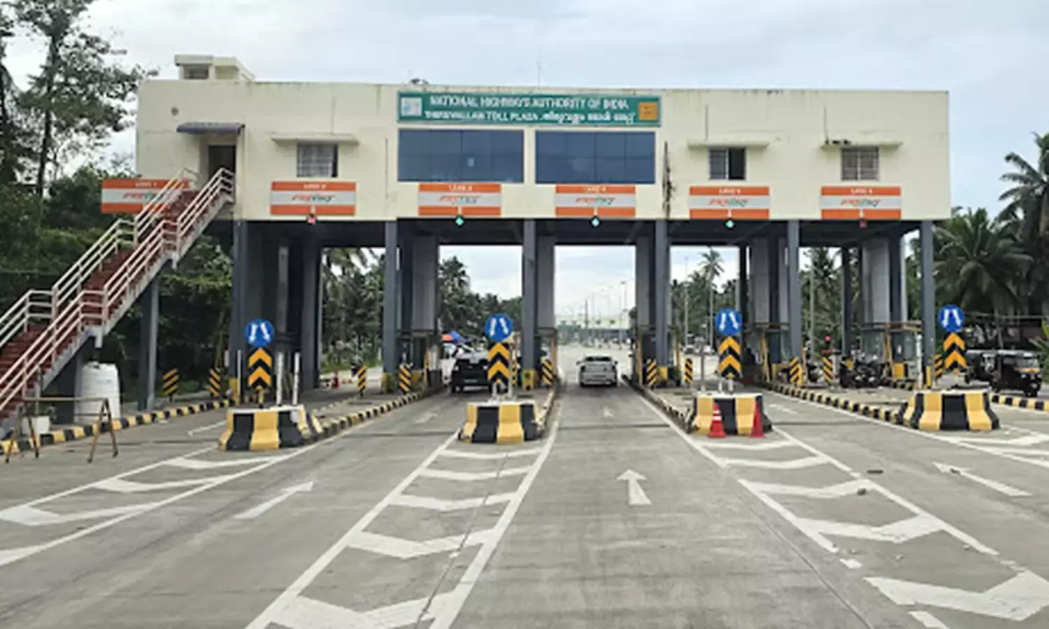 Report unclean toilets in highway toll plazas, win rewards: Centre