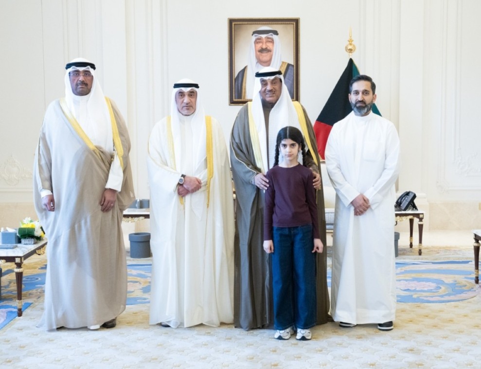 Kuwait Crown Prince meets families of martyrs