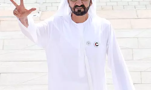 Sheikh Mohammed urges UAE residents to raise flag above every home and building