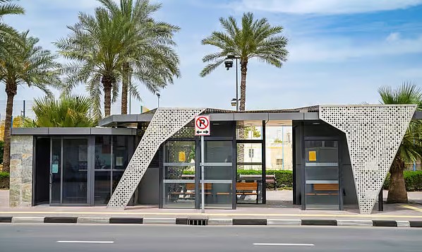 Dubai installs 726 bus shelters to improve links with metro, taxis