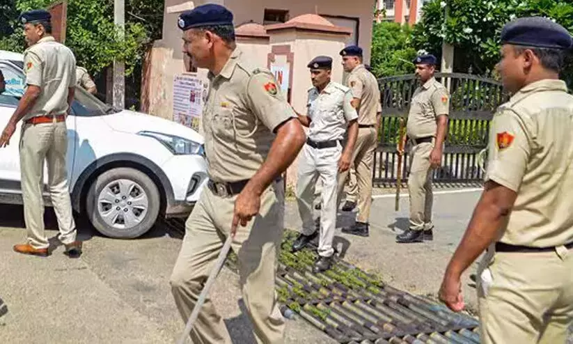 Vandalism in Muslim shrine in Uttar Pradesh; sacred cloth burnt