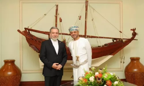Oman, Iran discuss navigation security in Strait of Hormuz