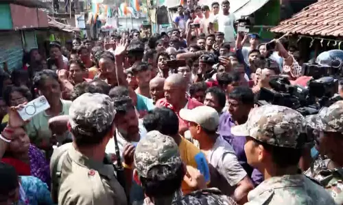 BJP, Trinamool clash at re-polling in Bengal; police crack down