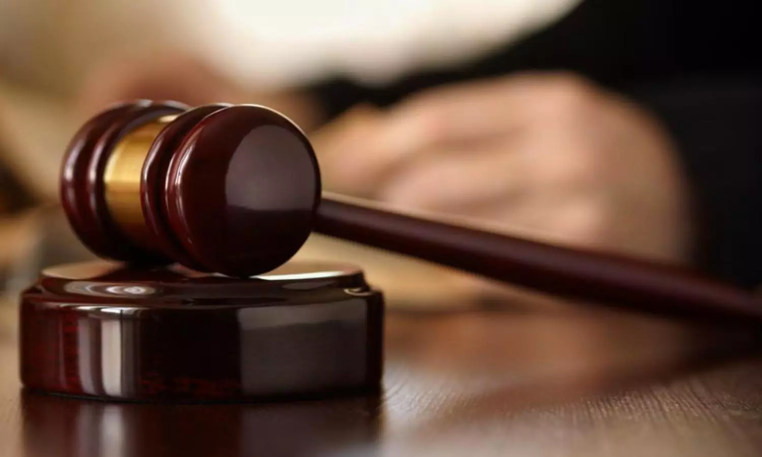 MP HC quashes FIR against teacher for sharing Urdu poem on WhatsApp MP HC quashes FIR against teacher for sharing Urdu poem on WhatsApp