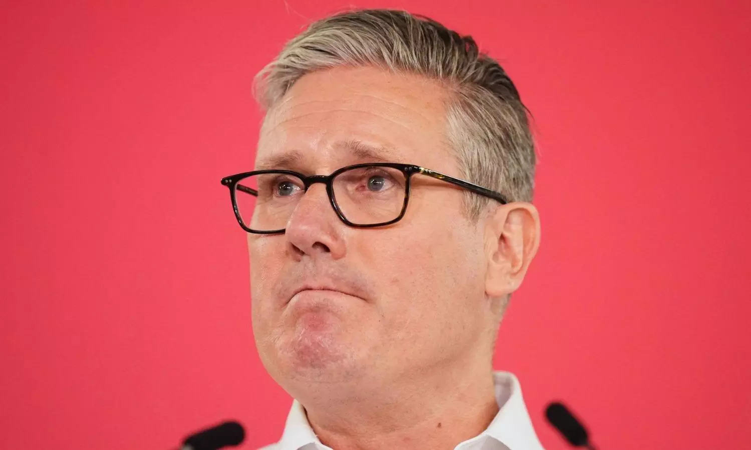 Keir Starmer clings to power while loyalists ask him to set a timeline for his exit Keir Starmer clings to power while loyalists ask him to set a timeline for his exit