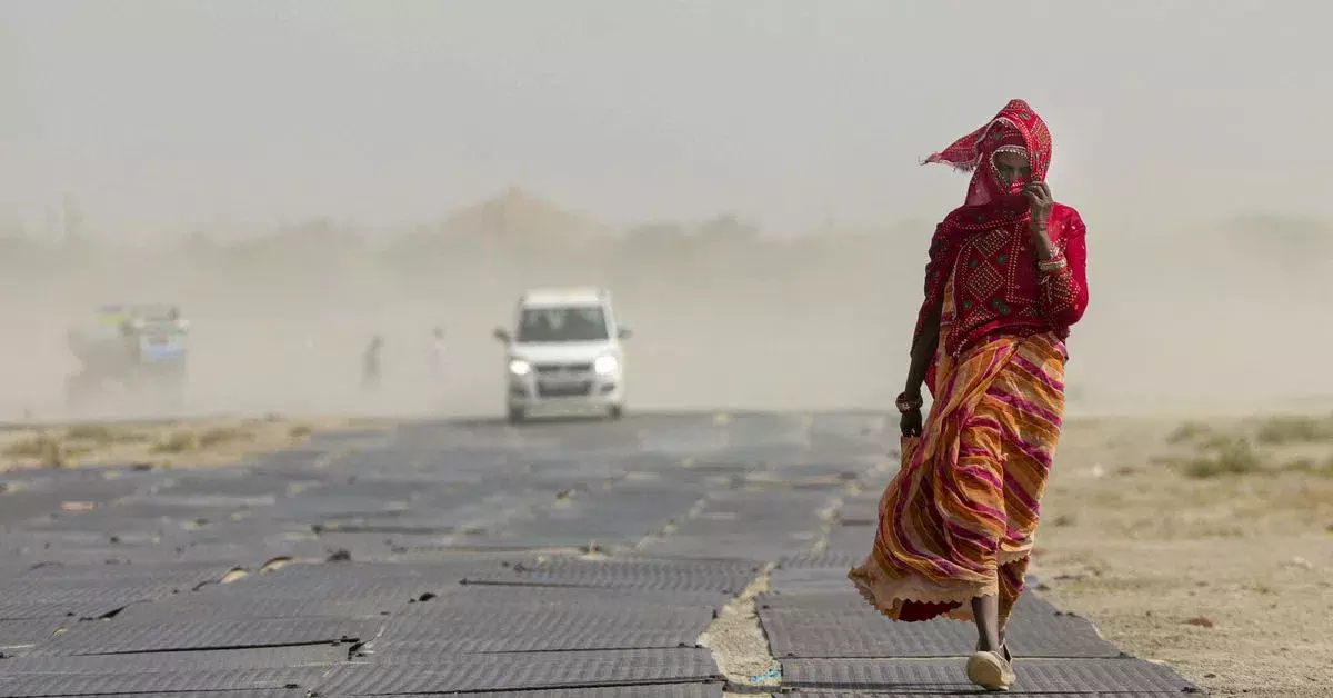 Heatwave grips North India, temperatures soar past 45°C Heatwave grips North India, temperatures soar past 45°C
