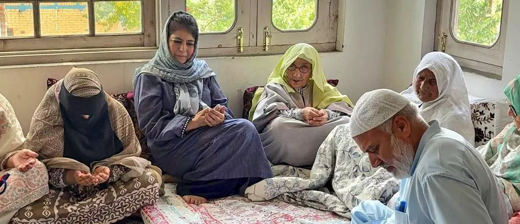 PDP criticises FIRs against mourners who attended funeral of Jamaat leader PDP criticises FIRs against mourners who attended funeral of Jamaat leader