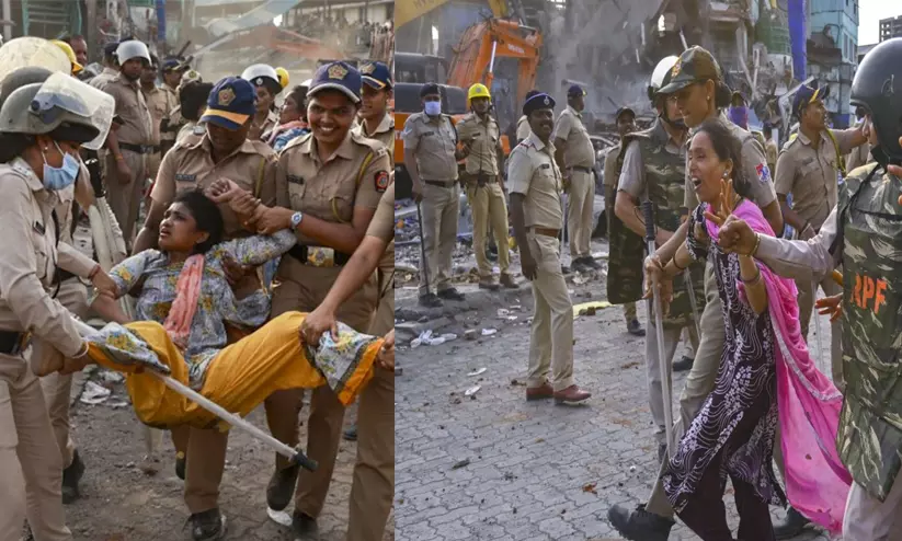 Railway demolishes mosque in Mumbai; Police lathi charge protesters Railway demolishes mosque in Mumbai; Police lathi charge protesters