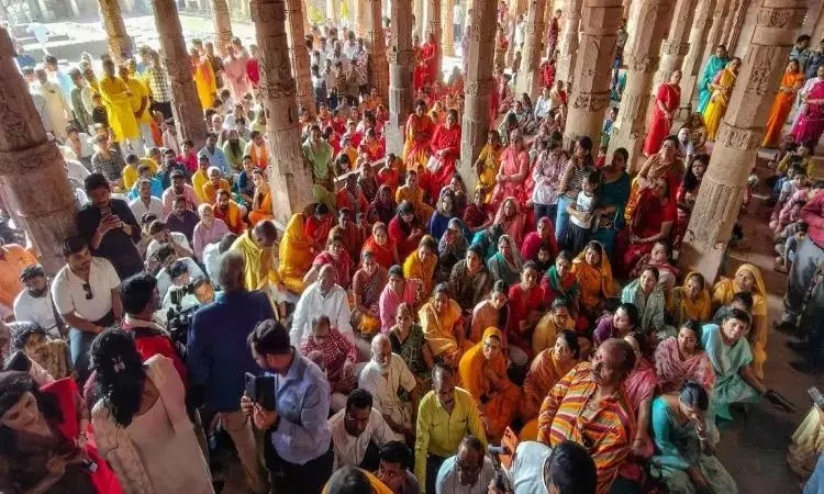 Hindu side stages triumphalist ‘maha aarti’ at Bhojshala, Muslims offer Friday prayers at home Hindu side stages triumphalist ‘maha aarti’ at Bhojshala, Muslims offer Friday prayers at home