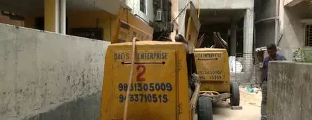 KMC begins bulldozer action in Kolkata to demolish illegal constructions KMC begins bulldozer action in Kolkata to demolish illegal constructions