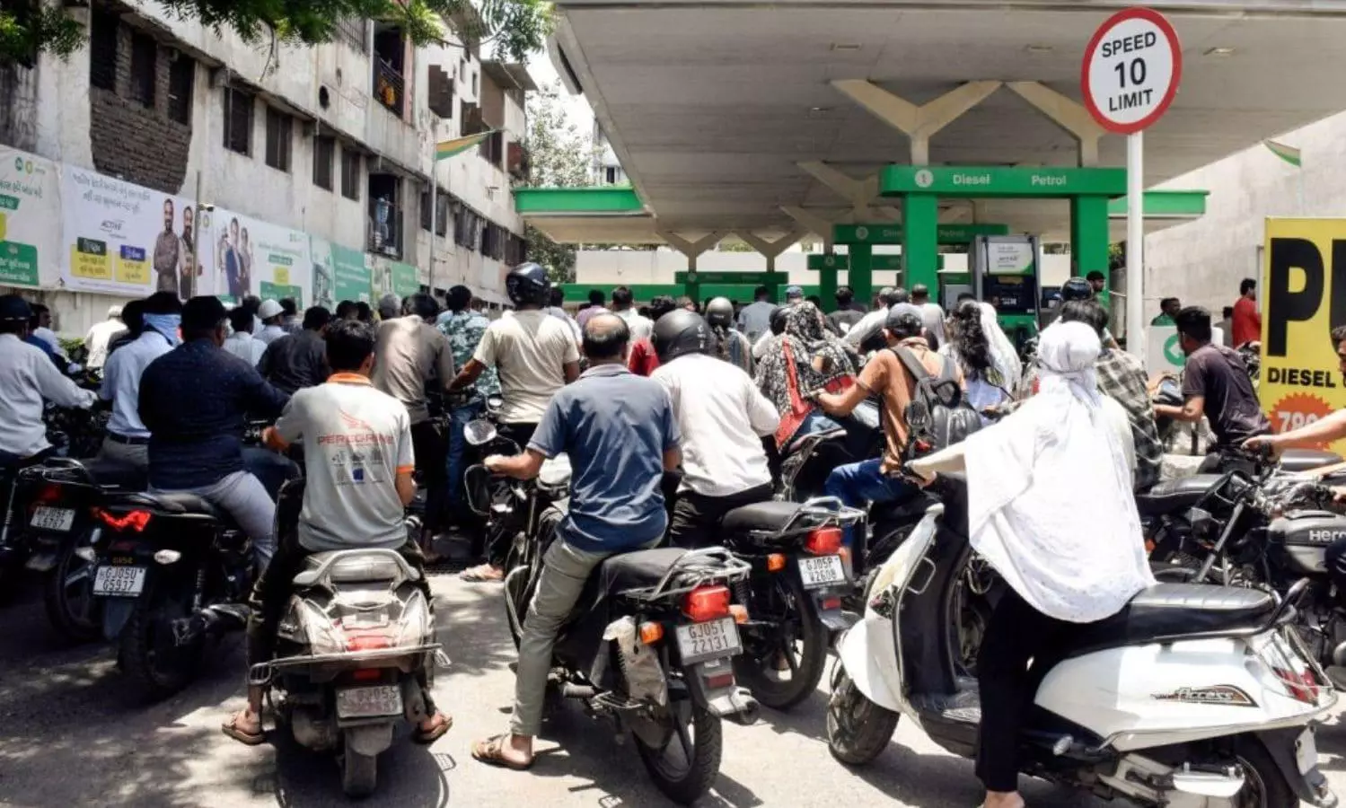 Petrol up Rs 2.61, diesel up Rs 2.71; fourth rise in under two weeks Petrol up Rs 2.61, diesel up Rs 2.71; fourth rise in under two weeks