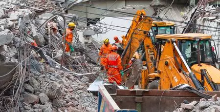 Delhi building collapse: Death toll rises to six Delhi building collapse: Death toll rises to six