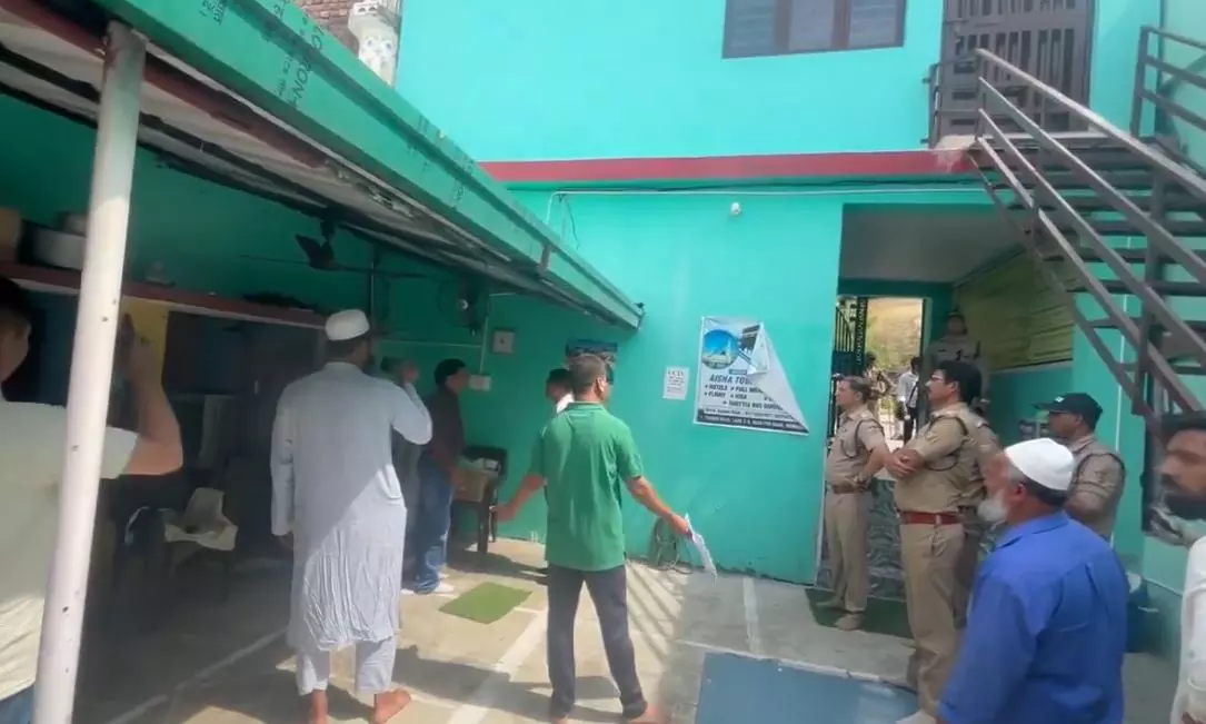 At Hindutva leaders direction, authorities seal Jama Masjid premises in Dehradun, defying court order At Hindutva leaders direction, authorities seal Jama Masjid premises in Dehradun, defying court order