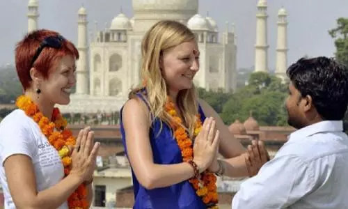 Foreigners must register before 180-day stay limit under new rules Foreigners must register before 180-day stay limit under new rules
