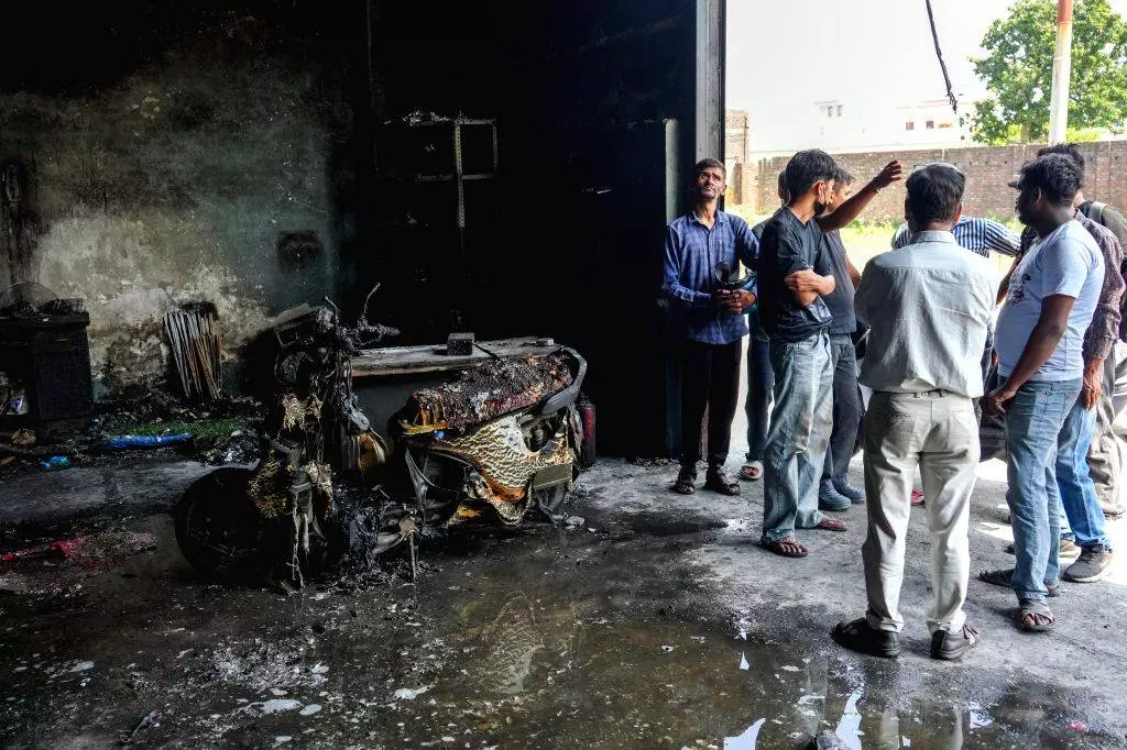 2 employees killed in fire at Amazon warehouse in Uttarakhand 2 employees killed in fire at Amazon warehouse in Uttarakhand