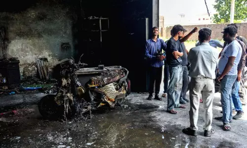 2 employees killed in fire at Amazon warehouse in Uttarakhand 2 employees killed in fire at Amazon warehouse in Uttarakhand