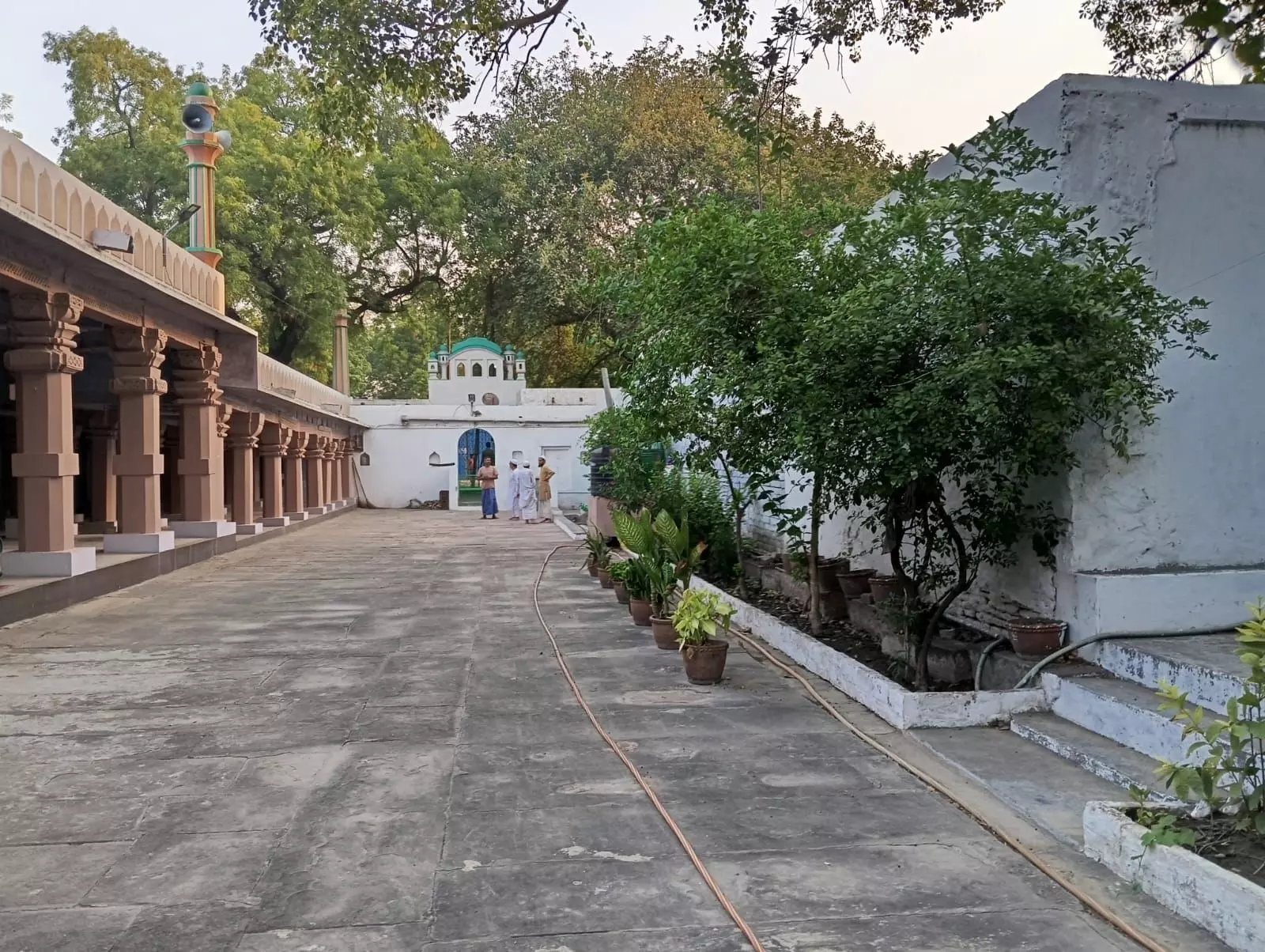 Ganj Shahida Mosque in Varanasi faces demolition notice Ganj Shahida Mosque in Varanasi faces demolition notice