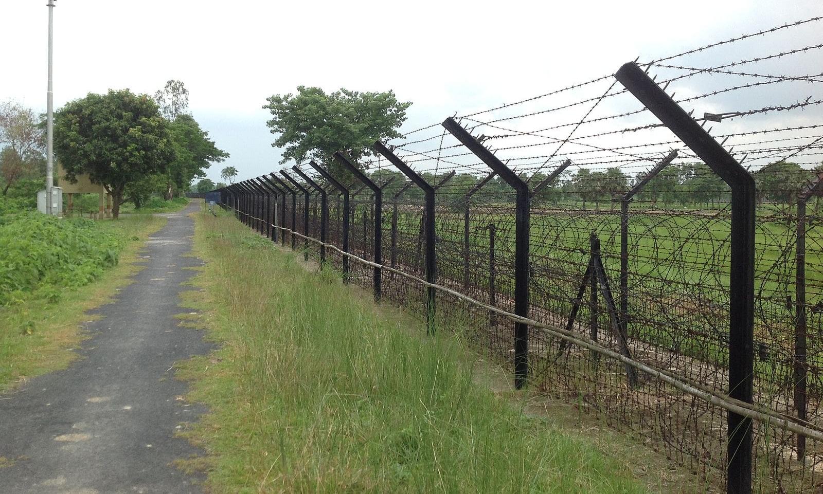 HRW says India has been pushing ethnic Bengalis across border, leaving families stranded at 'zero line'
