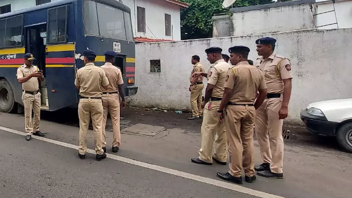 Muslim cleric surrenders in Nagpur over alleged forced conversion case Muslim cleric surrenders in Nagpur over alleged forced conversion case
