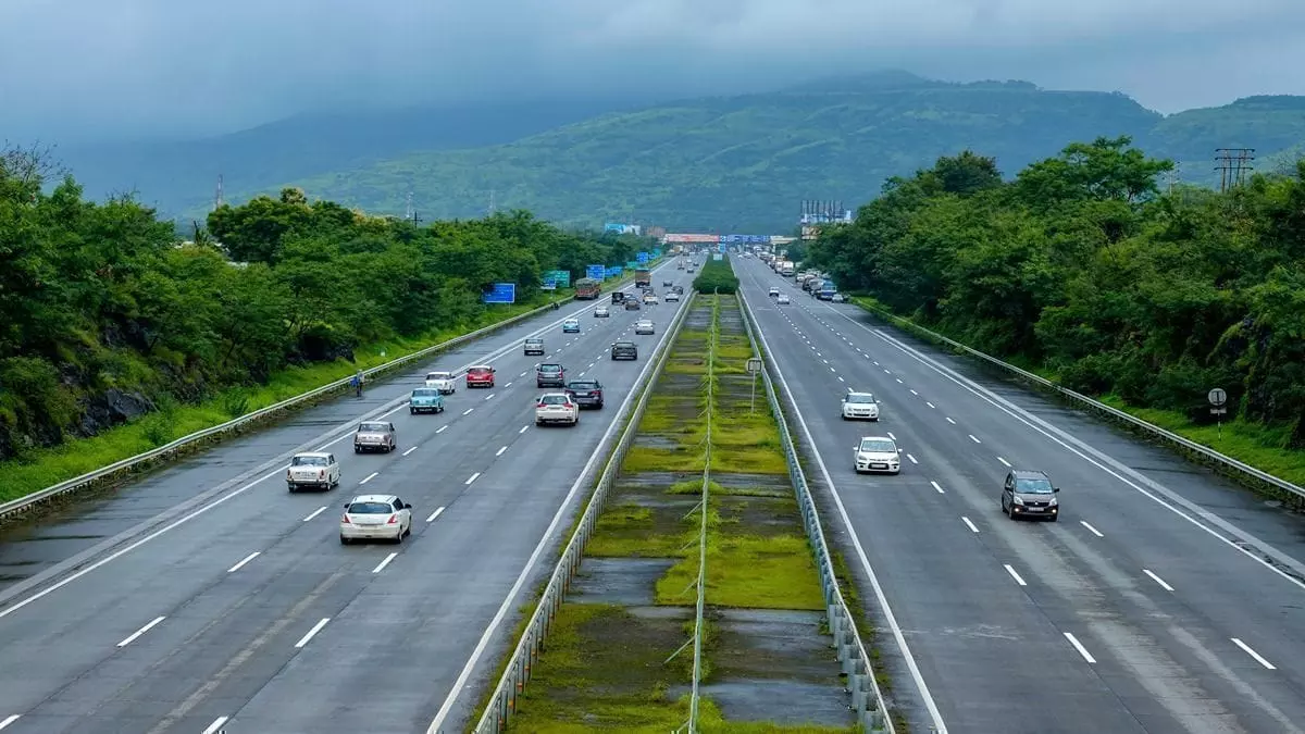 Illegal eateries along highways to be removed, NHAI acts after SC order Illegal eateries along highways to be removed, NHAI acts after SC order