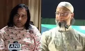 Devkinandan Thakur, Owaisi Devkinandan Thakur, Owaisi