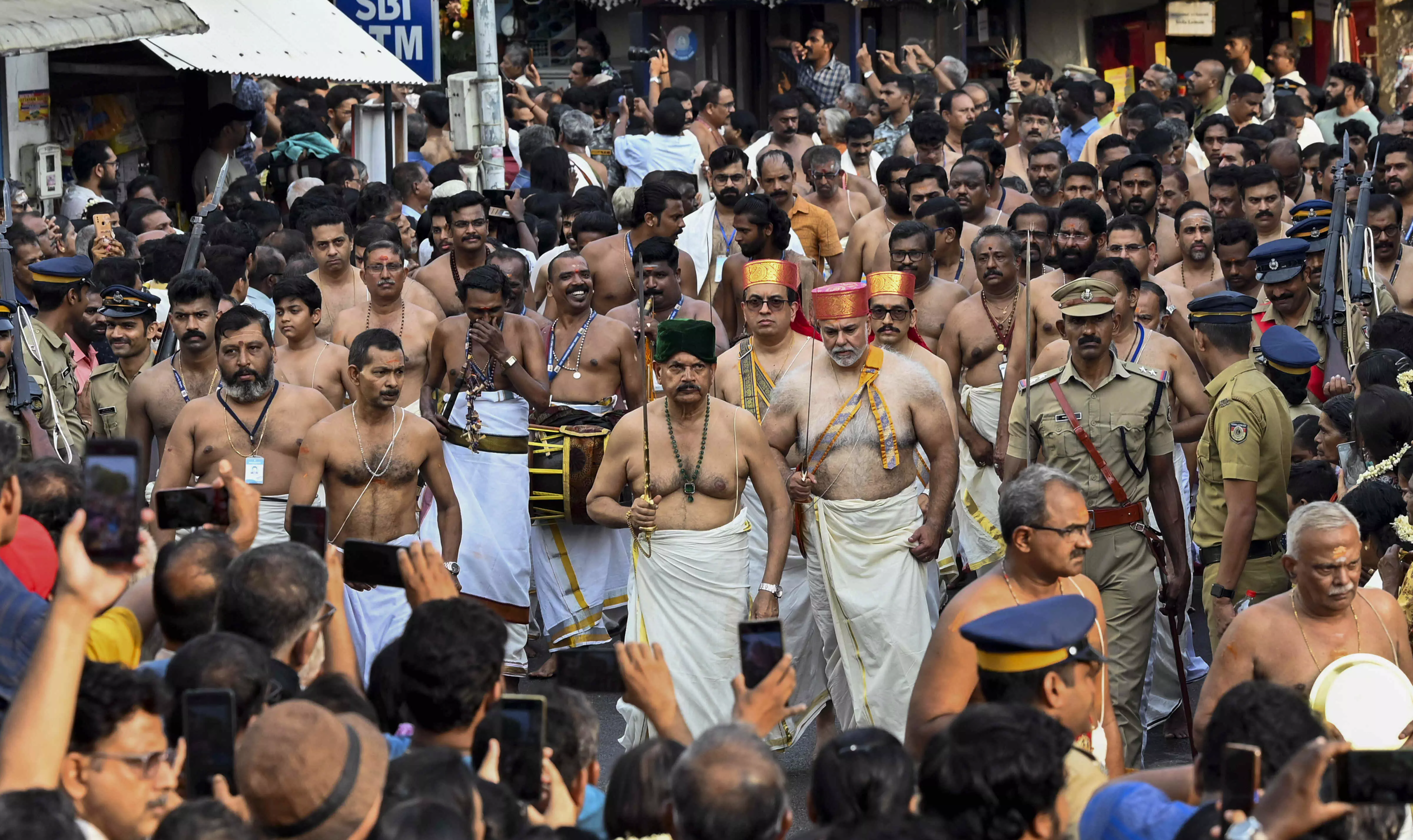 Kerala Police personnel barred from attending religious events in uniform Kerala Police personnel barred from attending religious events in uniform