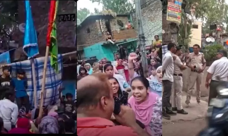 Hindutva Bajrang Dal protest turns violent; Muslims allege assault in police presence in Delhi: Video Hindutva Bajrang Dal protest turns violent; Muslims allege assault in police presence in Delhi: Video