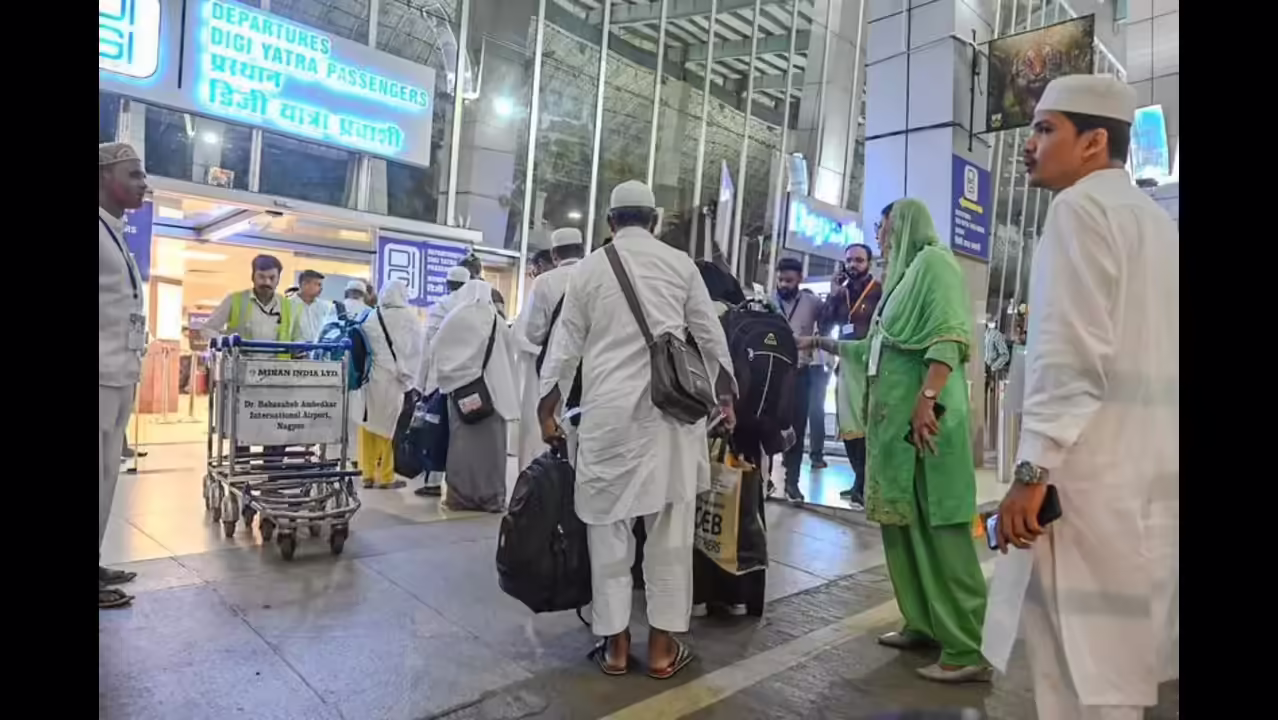 Andhra Pradesh govt provides ₹1 lakh each to 333 Hajj pilgrims Andhra Pradesh govt provides ₹1 lakh each to 333 Hajj pilgrims