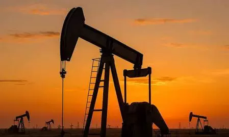Centre lifts emergency gas curbs as Strait of Hormuz LNG shipments resume Centre lifts emergency gas curbs as Strait of Hormuz LNG shipments resume