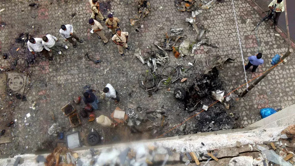 Gujarat HC upholds death penalty for 38 convicts in Ahmedabad blasts case Gujarat HC upholds death penalty for 38 convicts in Ahmedabad blasts case