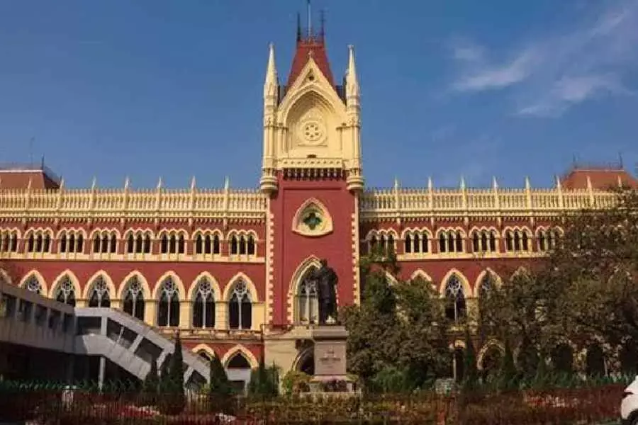 Calcutta HC allows TMC to use frozen bank accounts for daily expenses Calcutta HC allows TMC to use frozen bank accounts for daily expenses