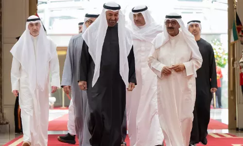 Kuwait Amir receives UAE President for talks on Gulf unity, regional stability Kuwait Amir receives UAE President for talks on Gulf unity, regional stability