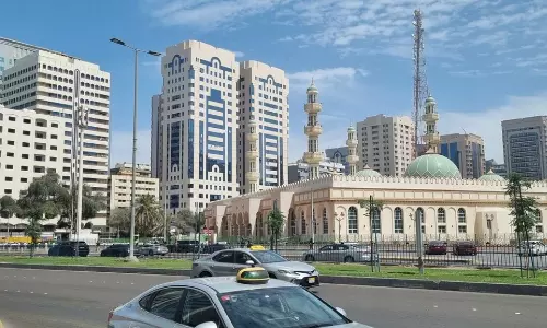 Abu Dhabi Police warn against illegal parking near mosques Abu Dhabi Police warn against illegal parking near mosques