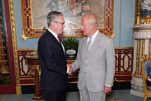 Starmer steps down, tenders resignation to King Charles III Starmer steps down, tenders resignation to King Charles III