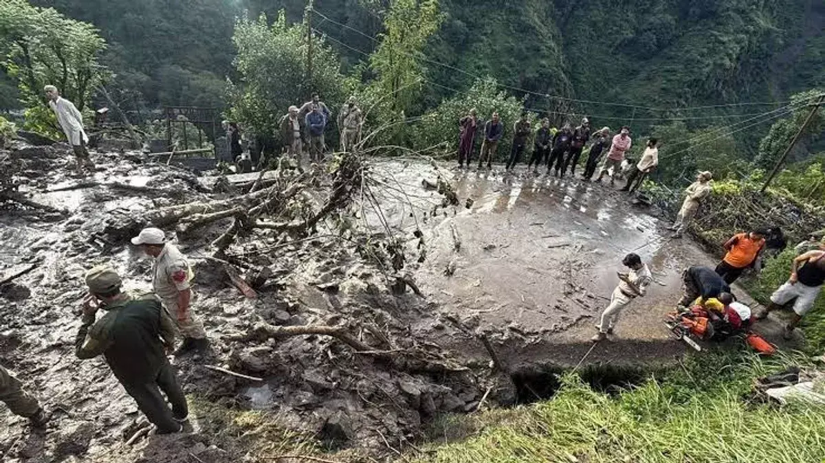 7 killed in fresh landslide in J&Ks Poonch 7 killed in fresh landslide in J&Ks Poonch