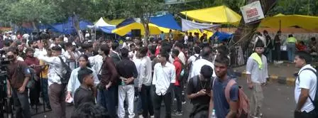 FIRs filed by Mumbai police against over 50 persons for CJP solidarity protest FIRs filed by Mumbai police against over 50 persons for CJP solidarity protest